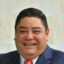 Tommy Velázquez