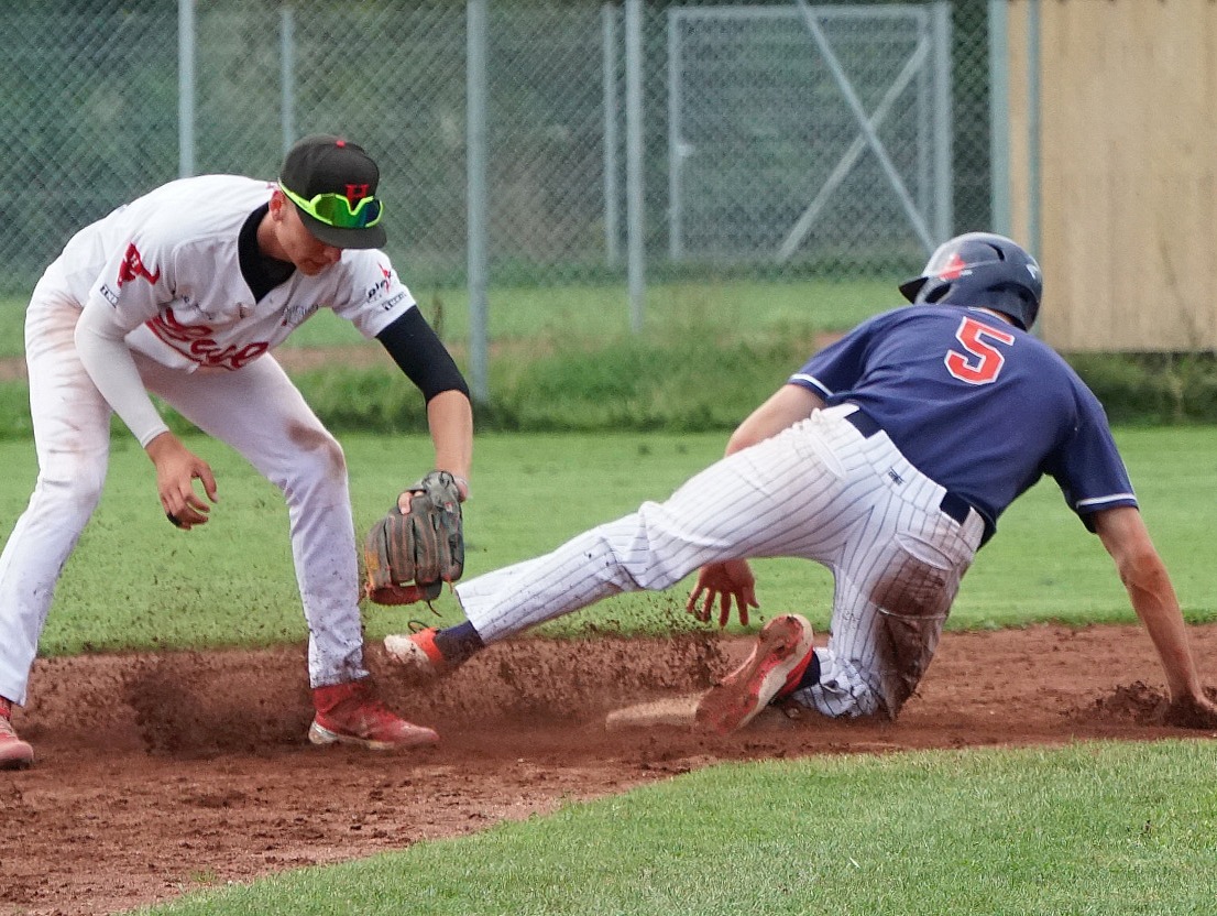 Wanderers, Indians und Diving Ducks legen im Viertelfinale vor