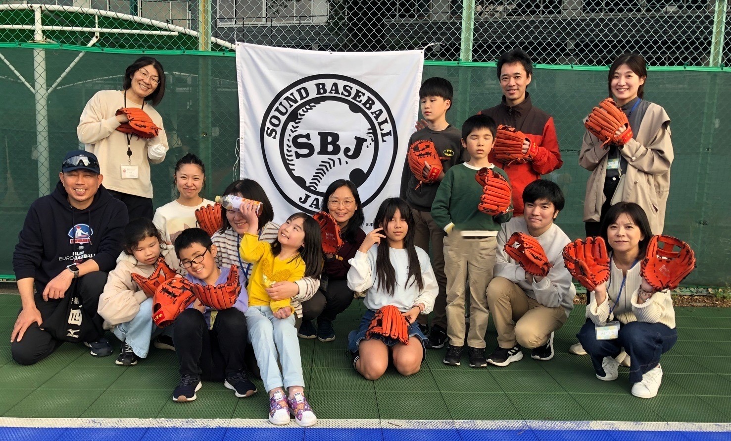 視覚障がい児たちが日本でブラインドベースボールを体験
