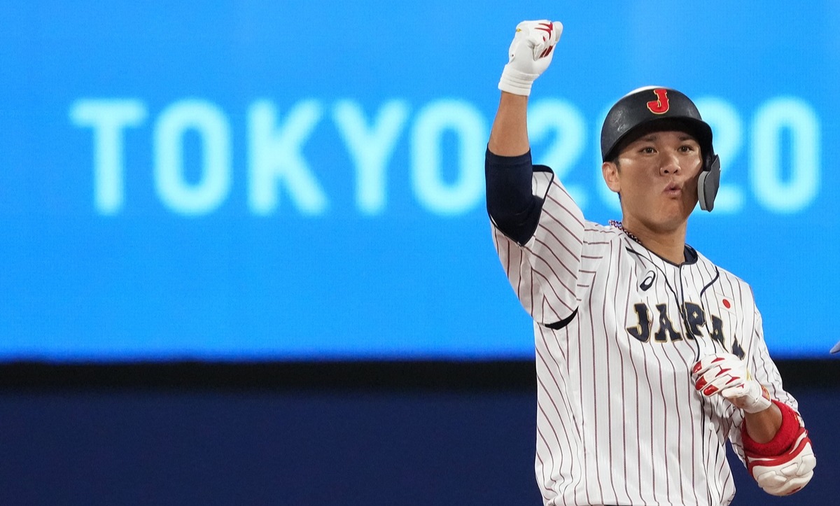 Tokyo 2020 Olympic baseball gold medallist Hayato Sakamoto hits 300th home run