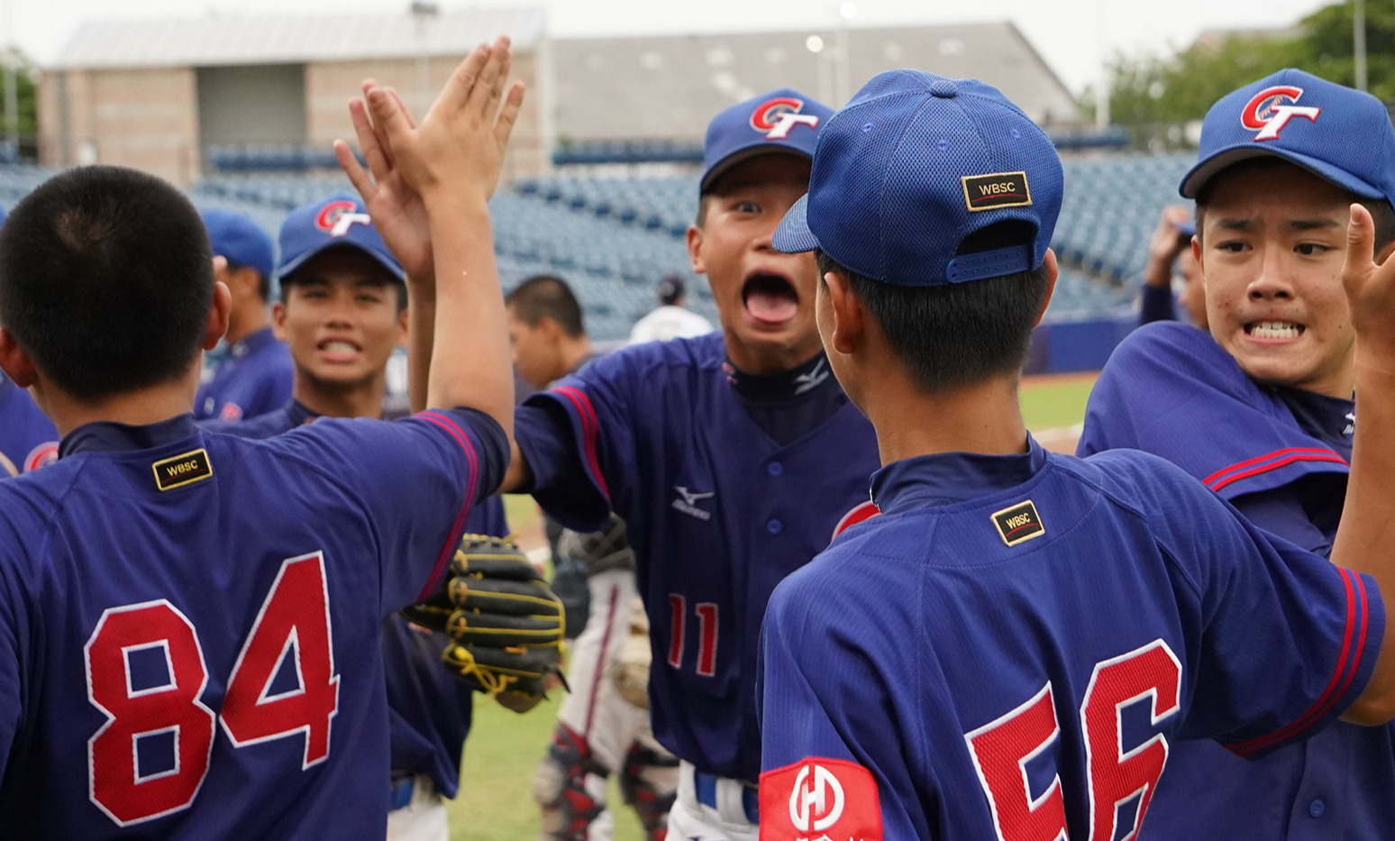 アーセナルベース　ビギニングカップ　優勝盾　未開封 機動戦士ガンダム アーセナルベース ビギニングカップ優勝＆準