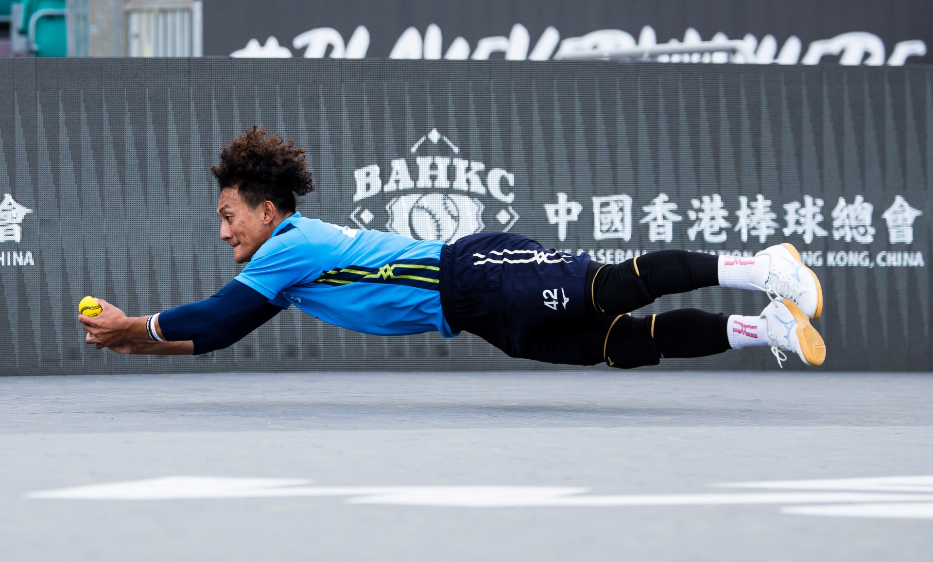 2024 WBSC棒球5第一好球：Chun Chiu驚奇一接獲得Orlando Amador讚揚