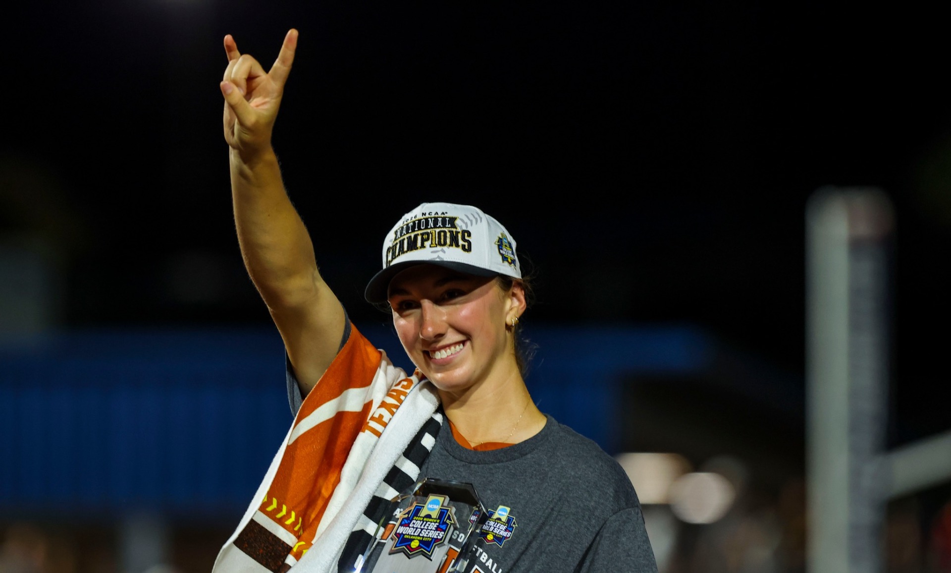 Teagan Kavan leads Texas to second consecutive NCAA softball title, makes WCWS history with second straight MOP award