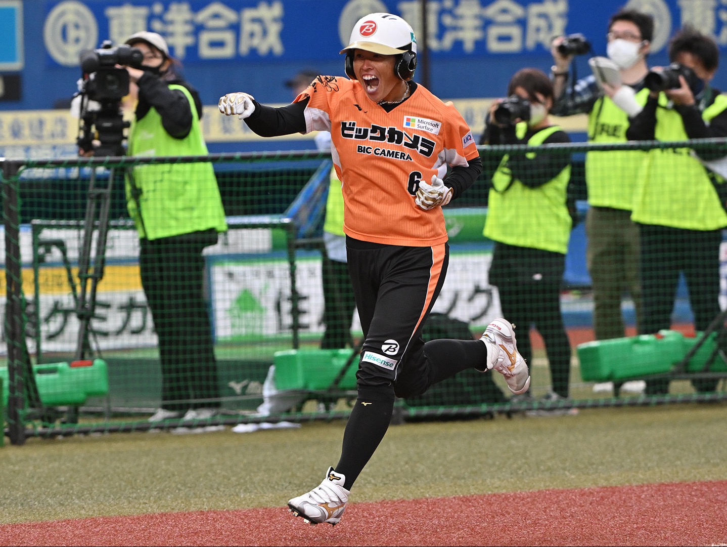 Yukari Hamamura精采守備、兩發全壘打讓Bic Camera Takasaki拿下首次JD.League冠軍