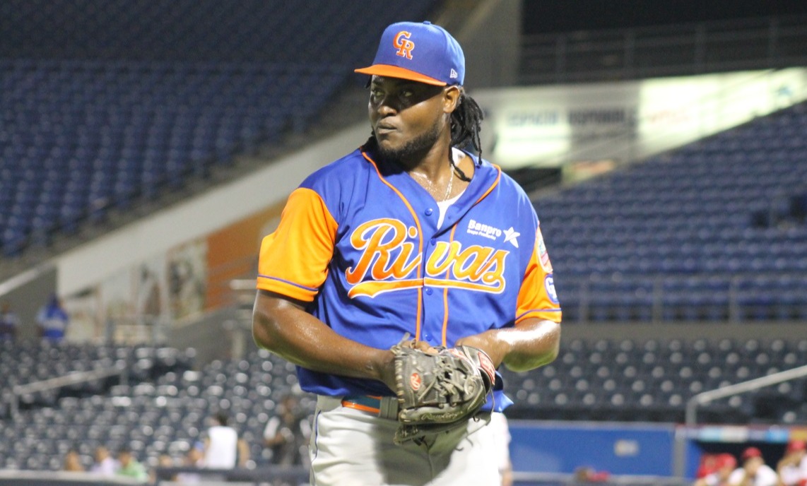 Jesús Valdez apoya a Carlos Sanó para darle el primer triunfo a Rivas