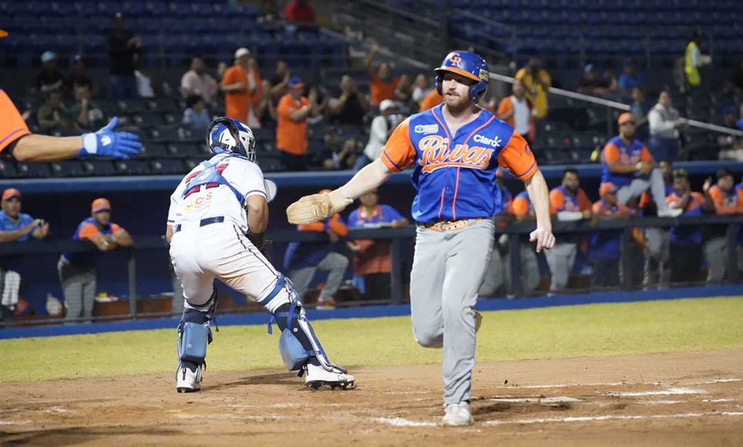 Los Gigantes sepultan a los Indios del Bóer