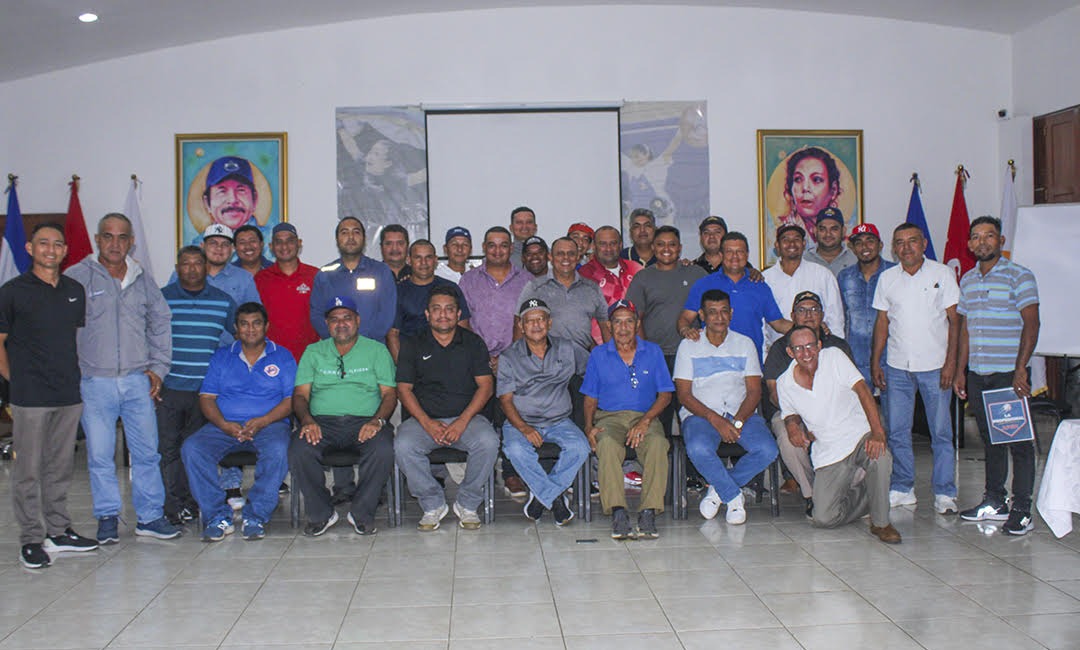 Umpires de La Profesional concluyen exitosa capacitación