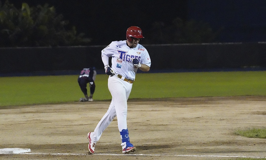 Los Tigres vencen por primera vez a los Gigantes