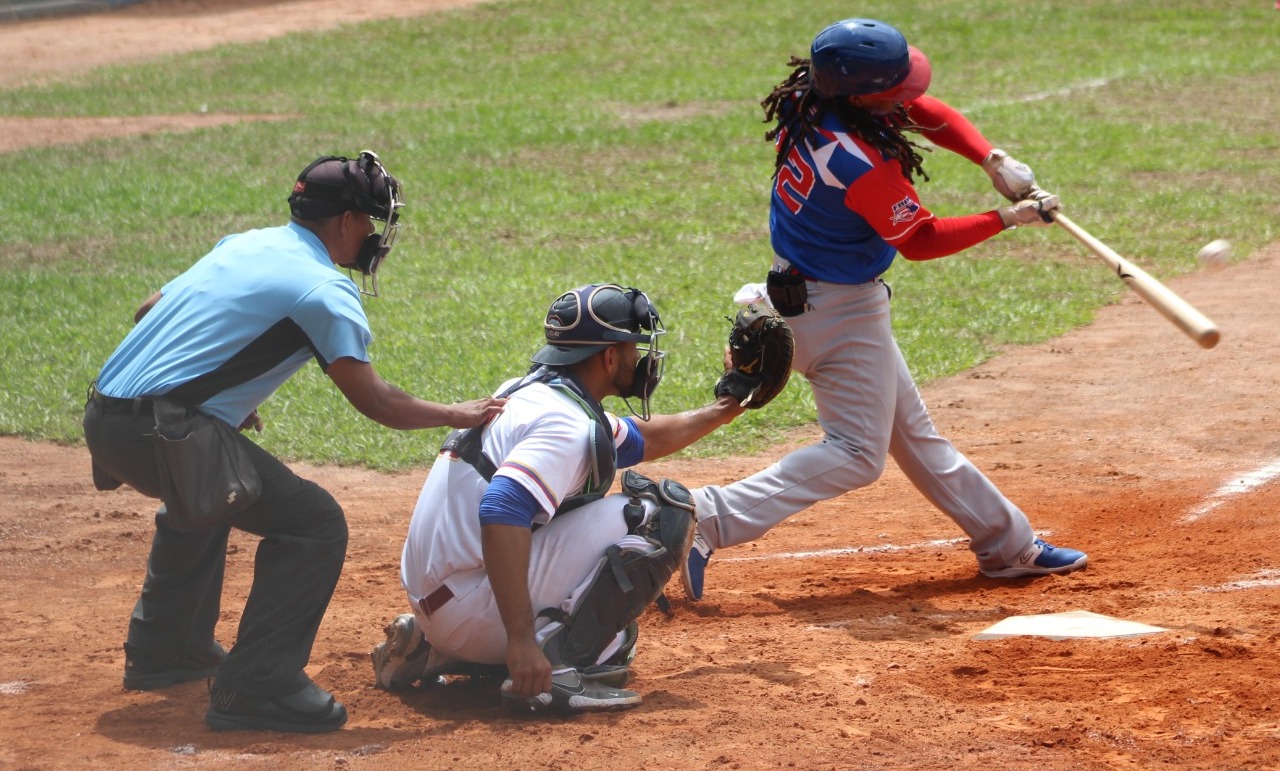 Opening day of close baseball duels at the Central American Games in