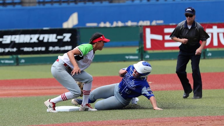 Mexico knocks Italy out of Softball World Championship in extras; Canada eliminates The Netherlands