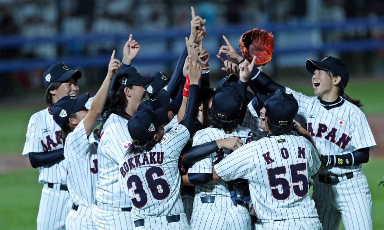 日本がカナダを決勝で下す　女子ベースボールワールドカップ