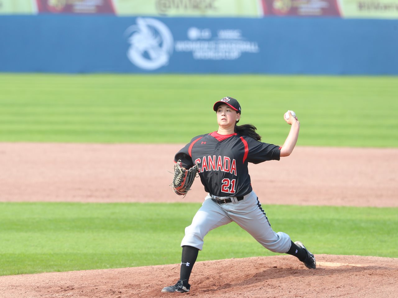 Near no-hitters in Super Round of LG Presents WBSC Women’s Baseball World Cup