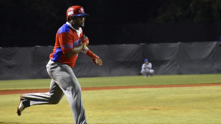Dominican Republic claims second win against Korea, Eguy Rosario hit a long home run