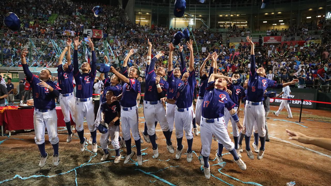 La Chine Taipei remporte la Coupe du Monde de Baseball U-12 WBSC devant un stade plein de 8000 spectateurs, les médias s’emparent de la nouvelle dans le pays hôte