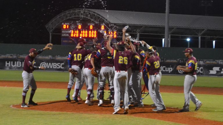 Ivan Andueza’s 10 K, no hit relief appearance seals Venezuela’s ticket to Super Round